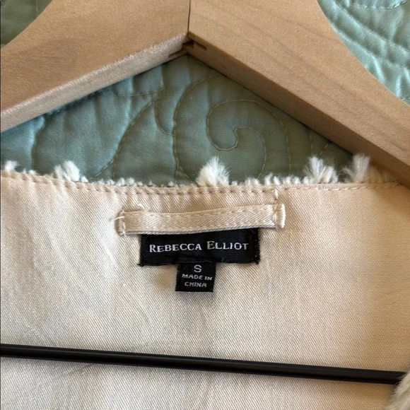 Rebecca Elliot Cream and Gray Faux Fur Vest Size S - Picture 8 of 10